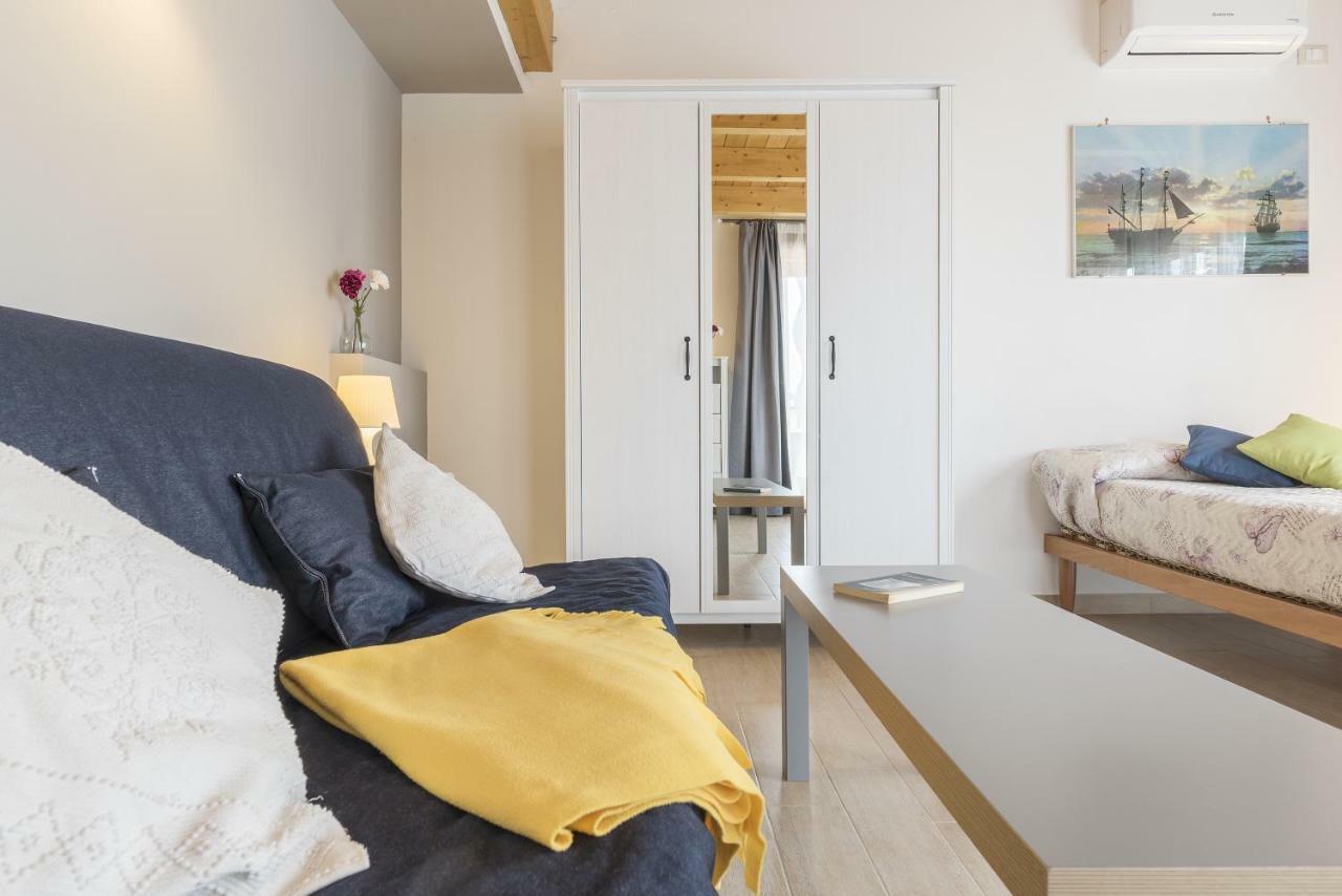 Peperino Attic Flat Apartment Ciampino Ngoại thất bức ảnh