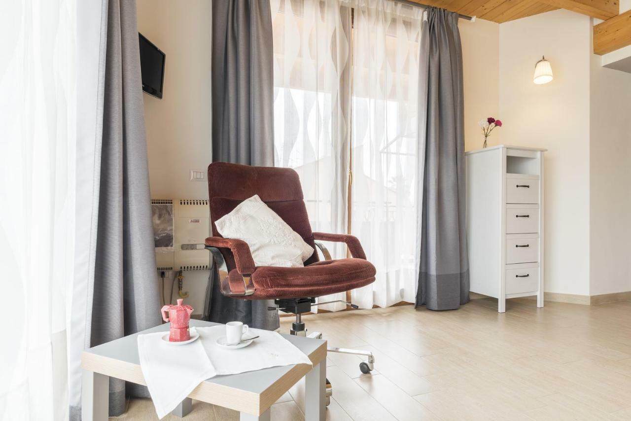 Peperino Attic Flat Apartment Ciampino Ngoại thất bức ảnh